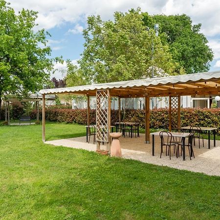 Casolare Dei Fiori - Mughetto Villa Монтекарло Екстериор снимка