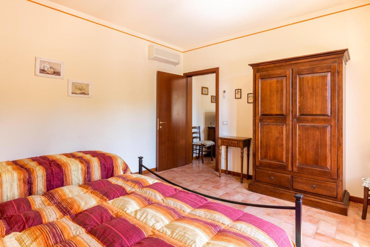 Casolare Dei Fiori - Mughetto Villa Монтекарло Екстериор снимка