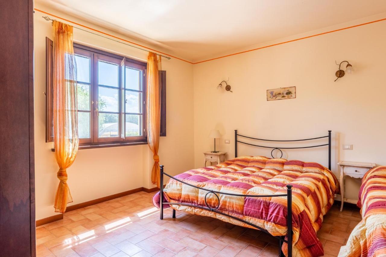 Casolare Dei Fiori - Mughetto Villa Монтекарло Екстериор снимка