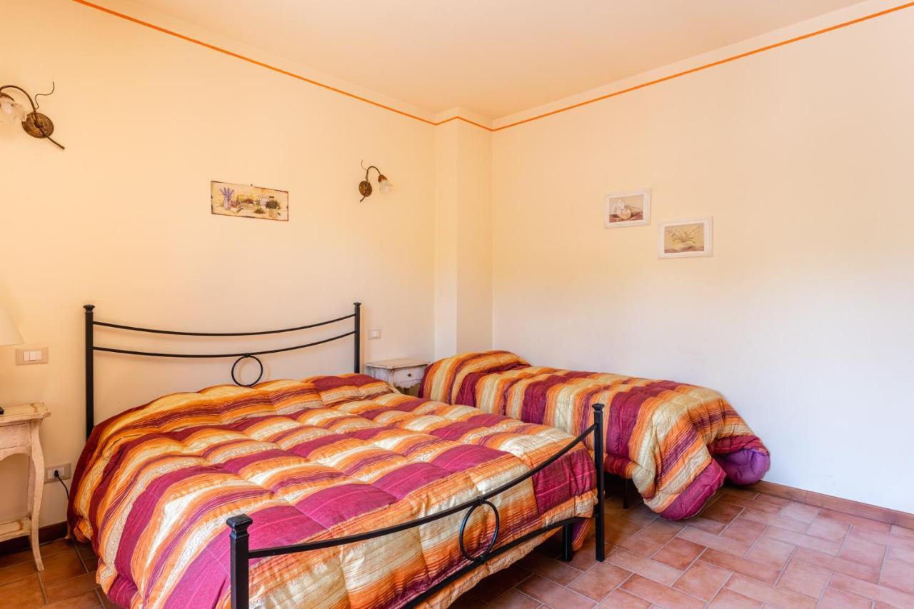 Casolare Dei Fiori - Mughetto Villa Монтекарло Екстериор снимка