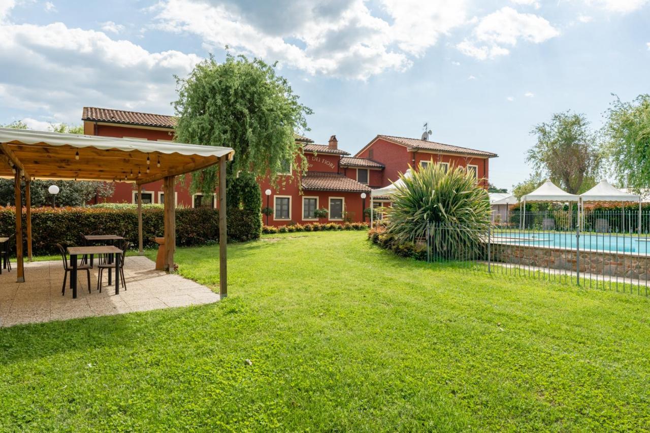 Casolare Dei Fiori - Mughetto Villa Монтекарло Екстериор снимка